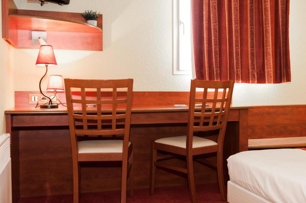 Armony Hotel Bourg-Achard Room photo