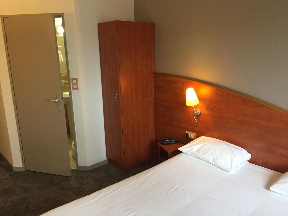 Armony Hotel Bourg-Achard Exterior photo