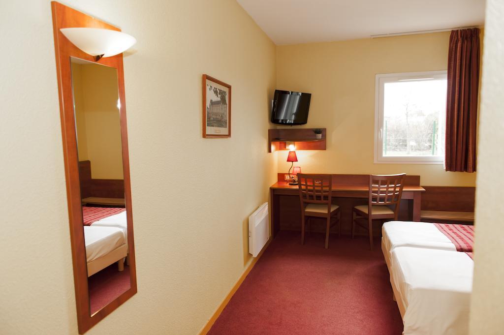Armony Hotel Bourg-Achard Exterior photo